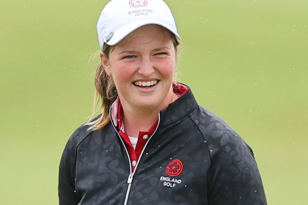 Smyth Salver winner Lottie Woad is all smiles during the 2024 AIG Women
